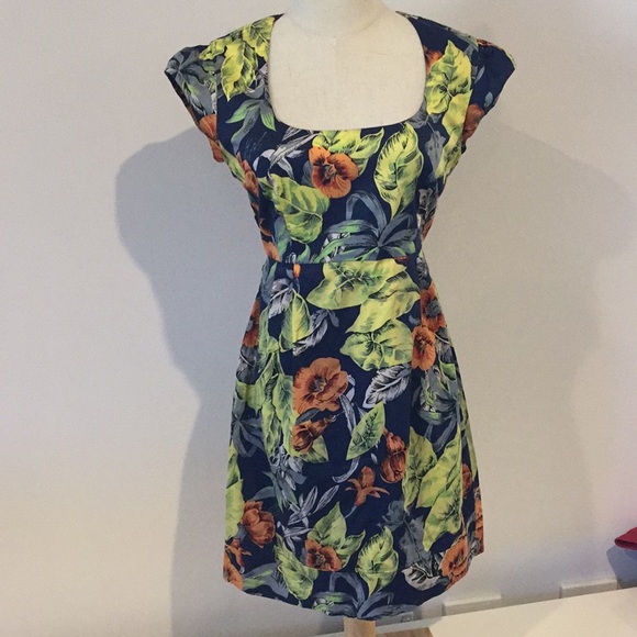 French Connection Dresses & Skirts - 🌟🌟Host Pick 🌟🌟French Connection gorgeous dress